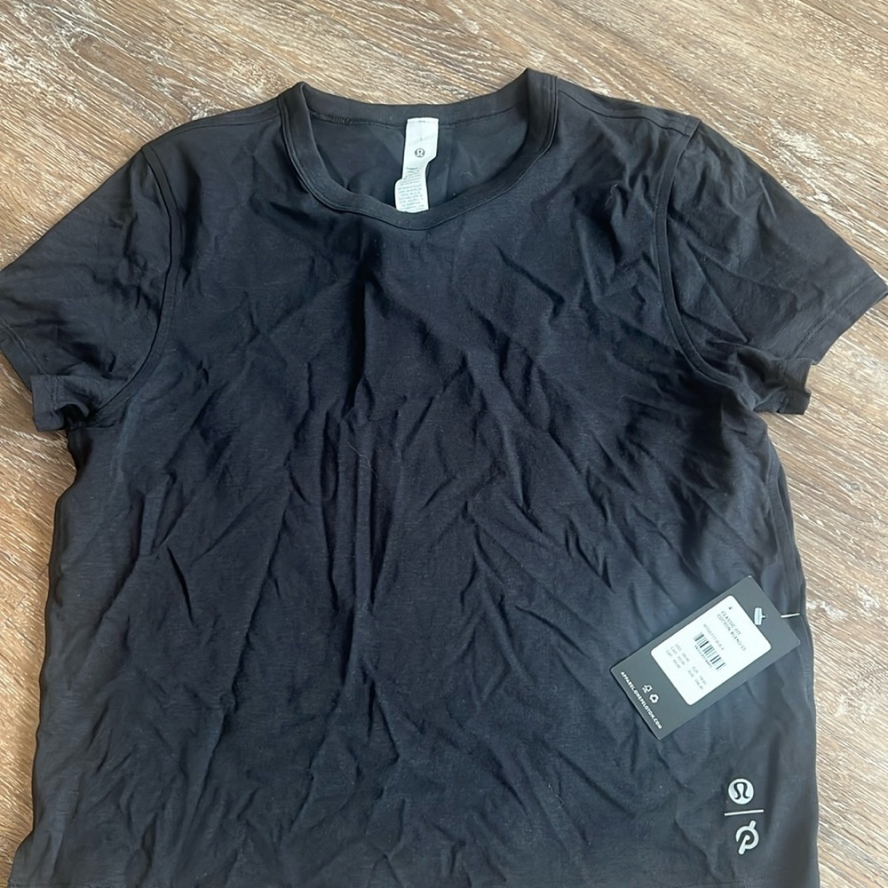 NWT peloton classic fit tee